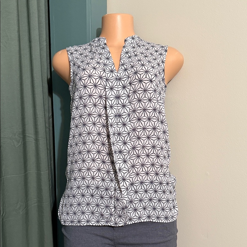 H&M Black and White Geometric Blouse
